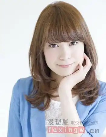 女生圆形脸发型图片 时尚修颜显可爱