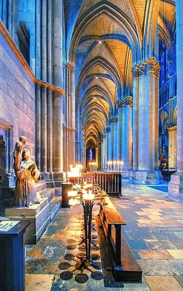 巴黎圣母院内部