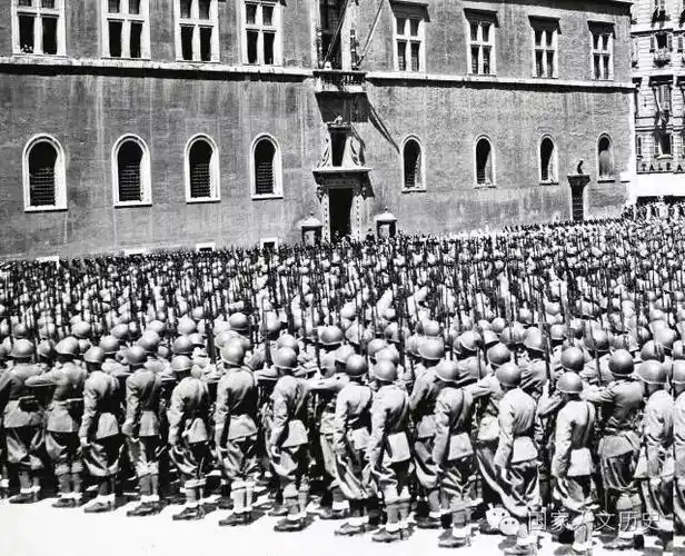 军事趣闻 | 二战中负责搞笑的意大利军队!