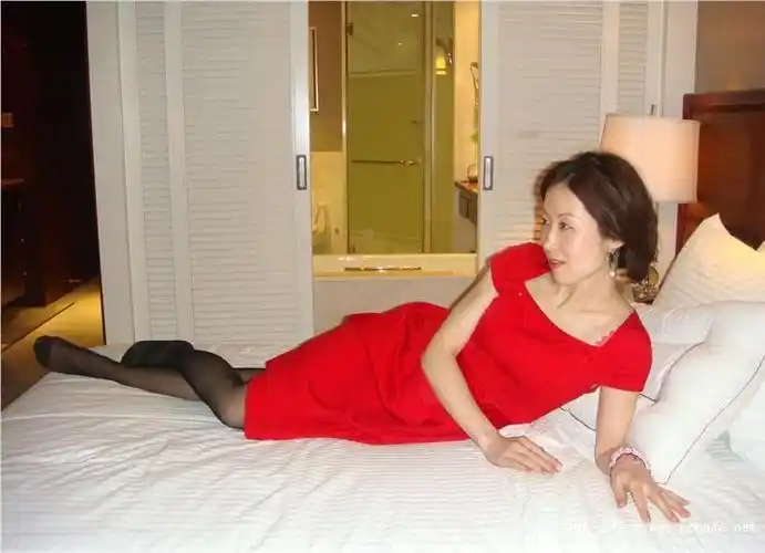 【黑丝熟女,贵在真实】