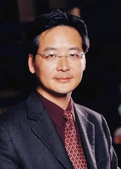 新生代作家,批评家,评论家,文学博士,文艺学教授,英国剑桥大学东方所