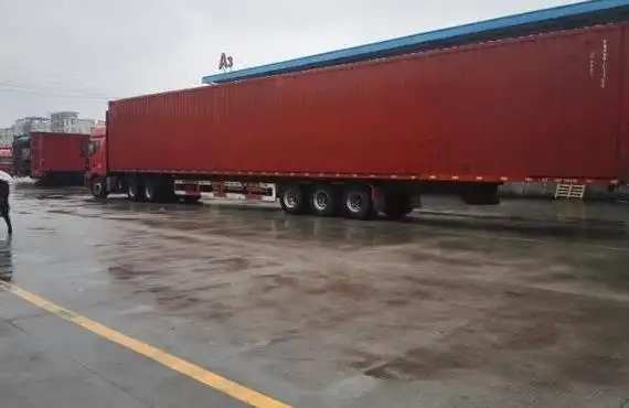 顺丰京东大批量启用中置轴货车 17.5米大板和变态集装箱危险了