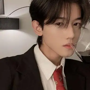 高清帅气的高冷文艺头像男生图片