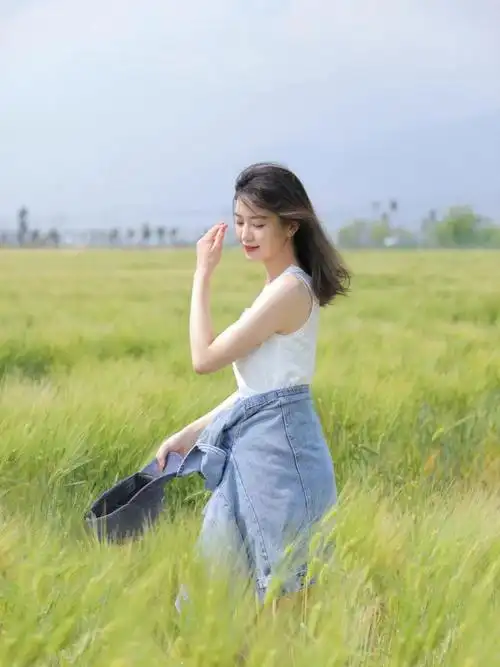 一个人拍照,试试这些拍照姿势,简单拍照很漂亮