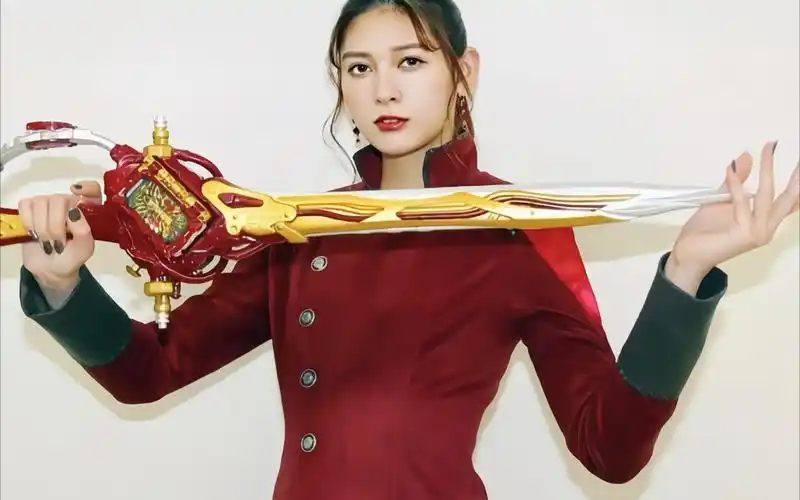 假面骑士saber坏女人笑起来真好看