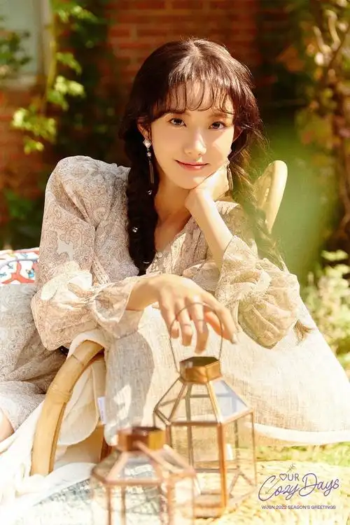 宇宙少女2022台历写真