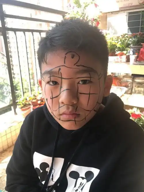 罗晋以大欺小在外甥脸上画乌龟网友调侃你敢画唐