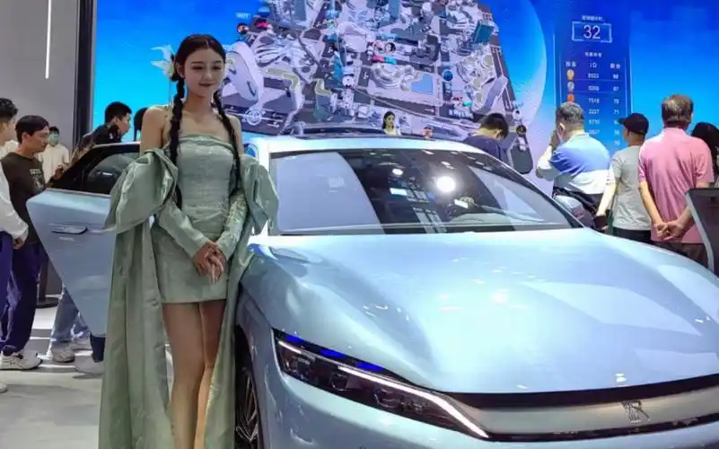 福州车展比亚迪模特靓啊