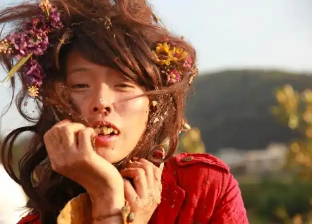 女明星乞丐造型,一个比一个敬业,她"隔着屏幕都能闻到味儿"