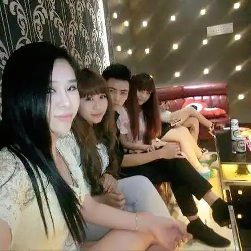 ktv陪唱能摸下面吗?