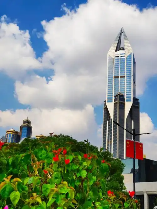 国庆70周年前夕摄于上海人民广场