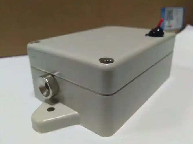 野外防盗夹子报警器,一拖五十,多层防水,接收信号稳定快