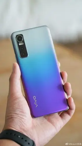 蓝厂新品vivos7e主打轻薄机身和6400万超清影像系统