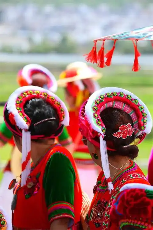 穿在身上的"风花雪月",大理白族服饰演绎"最炫民族风"