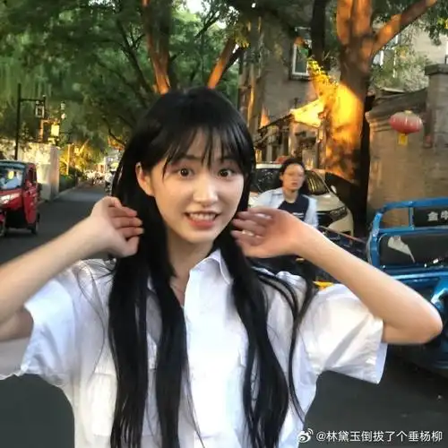 光照在杨肸子脸上##夕阳下的杨肸子