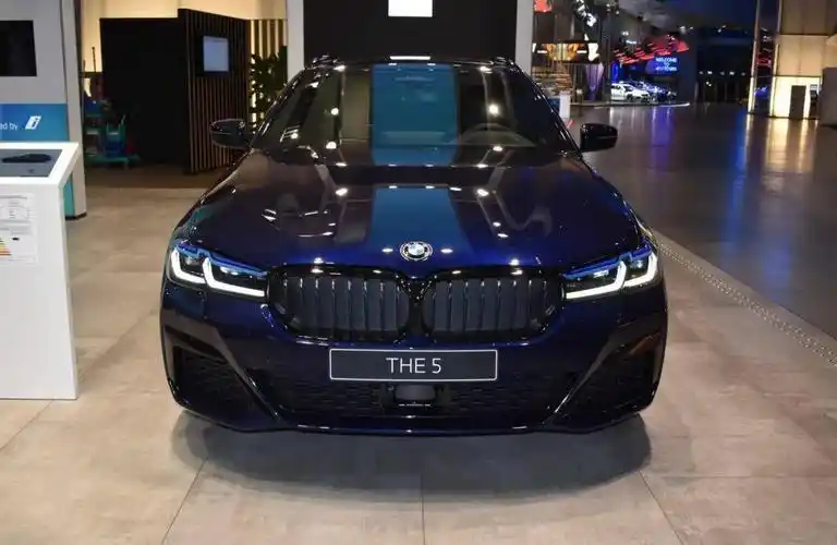 中改宝马5系上市在即来一波丹泉石蓝车漆美图解解馋