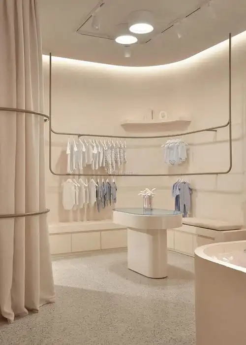 温馨风格小型童装店装修实景图片_装信通网效果图