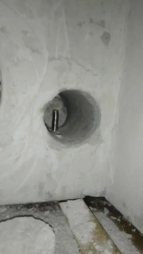 阳台悬挑梁高30宽20 打孔16分和5分,求助