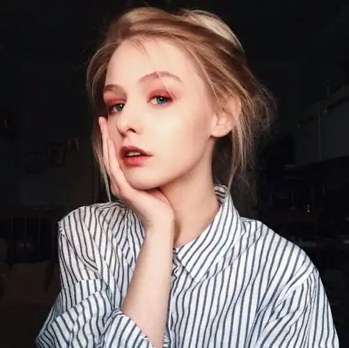 清新 长发 欧美 街拍 女神 高冷 个性 怀旧 唯美 意境 侧颜 冷色系