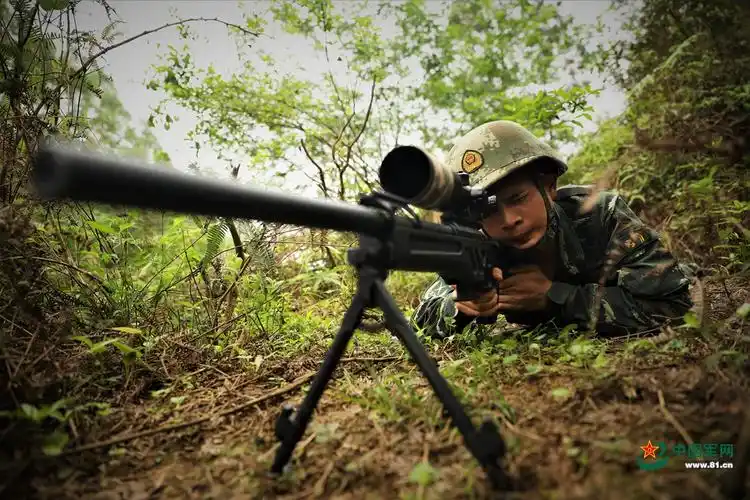 雷霆突击!直击特战队员深山密林捕歼战斗现场
