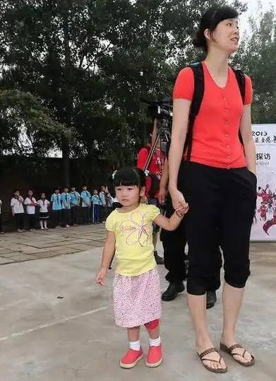 图姚明女儿身高有多高网友调侃直逼郭敬明