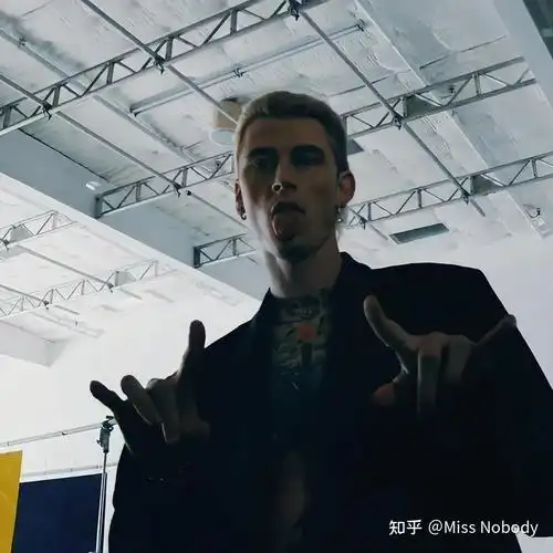 怎么评价machine gun kelly这位白人rapper?