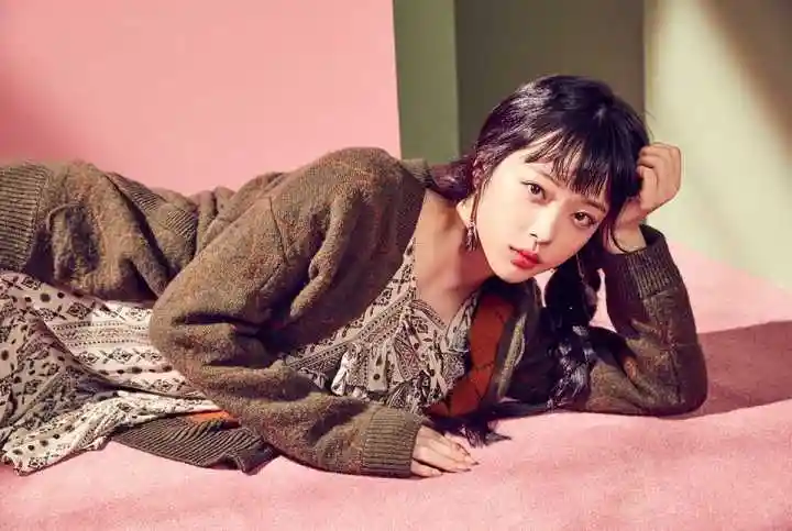 客观的评价崔雪莉的长相,好坏在哪里?