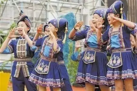 广西壮族山歌对唱经典对唱通俗易懂语言诙谐值得一看