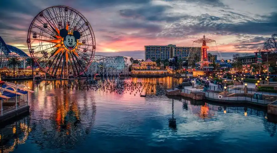 主题乐园在中国飞速增加,它们真的是为了让你开心而存在的吗?