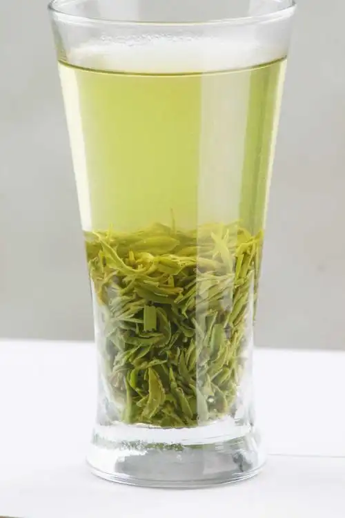 信阳毛尖泡茶图片