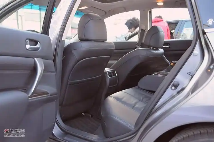 车型全览 日产 东风日产 天籁 天籁座椅空间 (57/124)