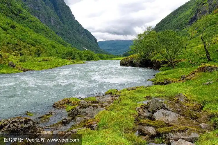 挪威荒野地区的山谷和河流