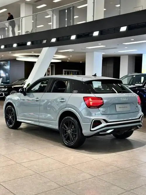 奥迪q2l96 职场新人必备豪华suv