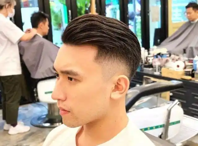 适合18~25岁男生剪的"渐变"发型,侧面看起来真的很帅气