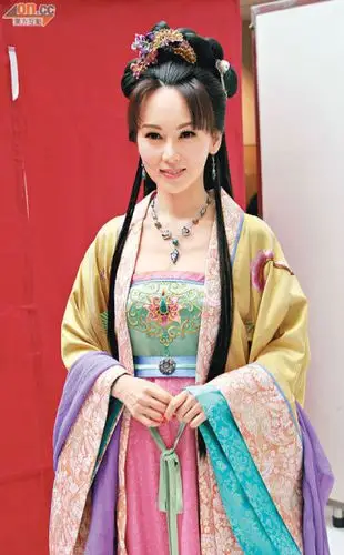 陈美诗出席宣传展40g上围 被开价50万陪3晚(组图)