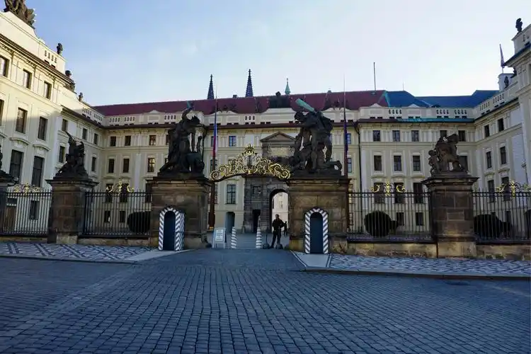 欧洲四地旅行日记(一)