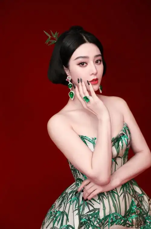 #戛纳红毯还得看女明星##戛纳##戛纳电影节#