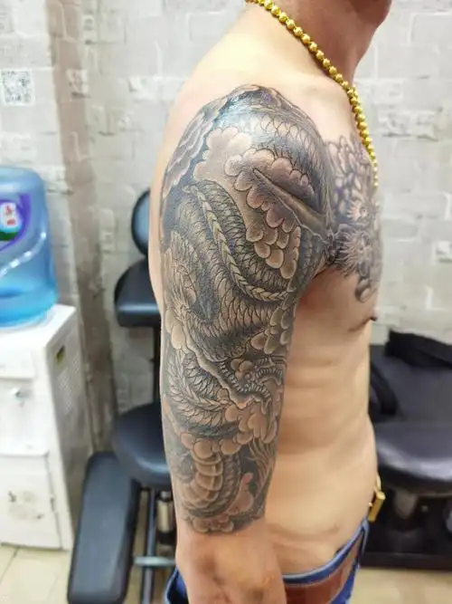 过肩龙_纹身图案手稿图片_伟哥的纹身作品集