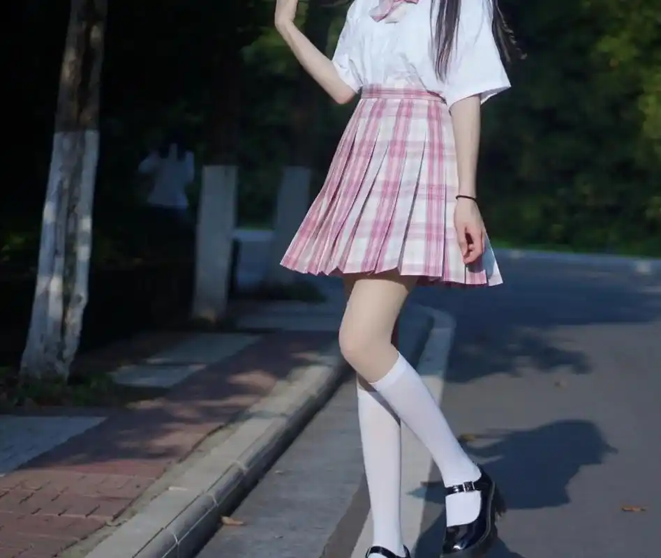 阳光绿荫下的涂山桜#jk制服 #图文伙伴计划 #jk日常 # - 抖音