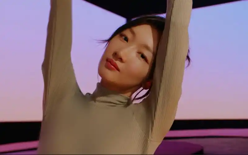 周冬雨内衣广告