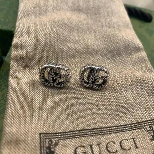 证实代购说奥莱还给联保求助懂的小姐姐给看看#gucci耳钉真假 #gucci