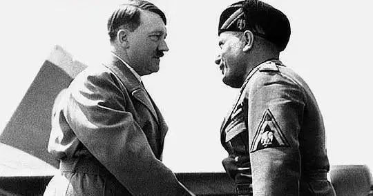 发起二战的希特勒罕见的搞笑实拍估计是他最想删掉的几张吧