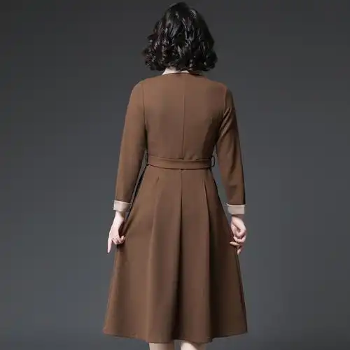 长裙2021春秋新款妈妈连衣裙肥大中老年洋气宽松中老年女装