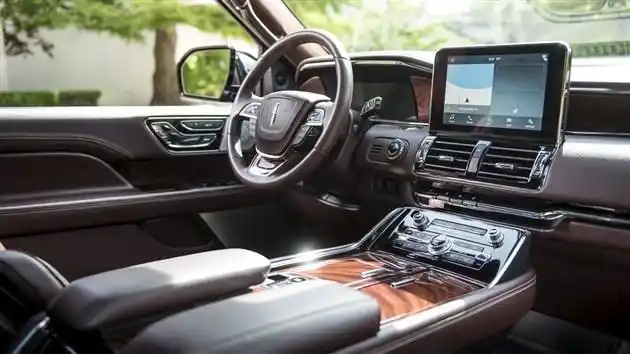 企业资讯 > 林肯全新领航员年底上市霸气外露搭载v6发动机    在内饰