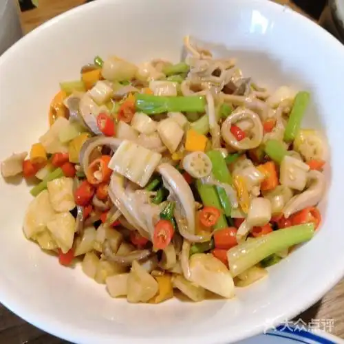 藕尖炒肚丝                 芥末土豆z           asdfgpoiuy