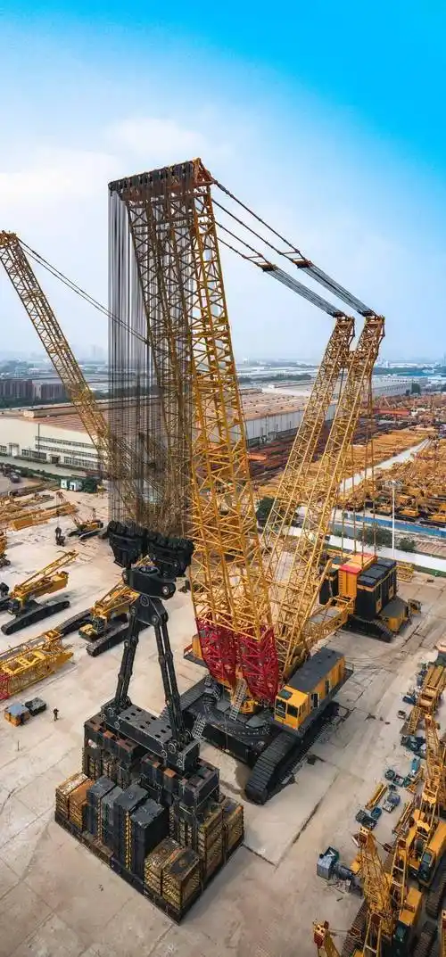 xgc88000四千吨级履带吊总吊重超230000吨