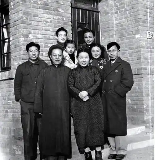 陷阱,怀孕妻为救他失足落崖,60年后他为妻圆梦_费孝通_王同惠_吴文藻