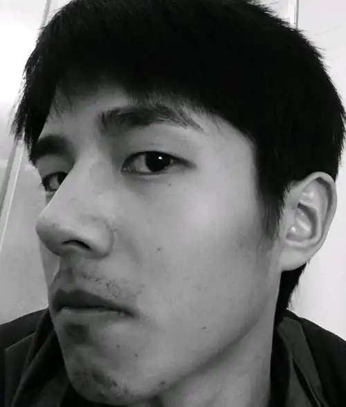 刘昊然蜜汁角度自拍,大胡茬的刘昊然.如何教刘昊然自拍?