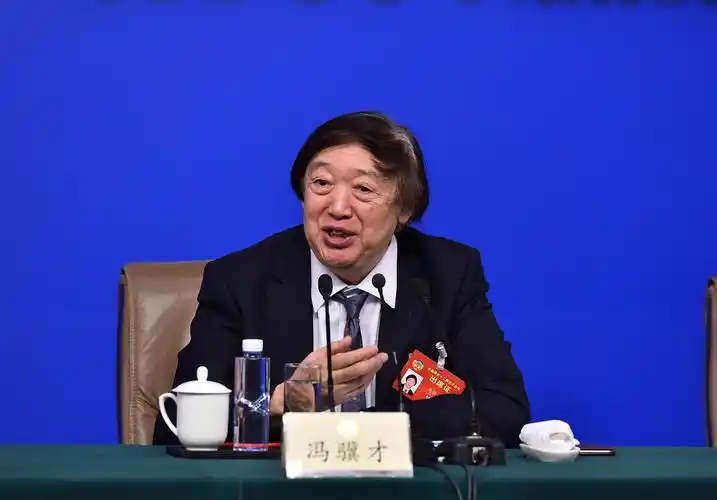 全国政协常委,民进中央原副主席,中国文联副主席,中国民间文艺家协会