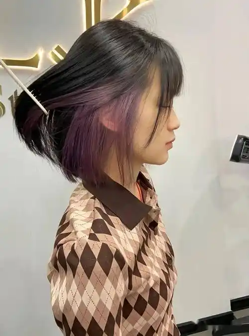 2023夏天超火的"挂耳染短发"_发型_中国_形象